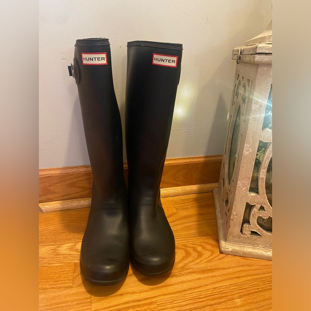 Tall back Hunter rain boots